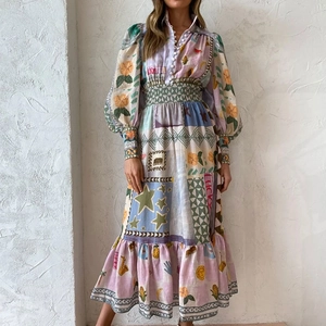 Robe bohème imprimée à manches longues avec manches lanterne et jupe plissée