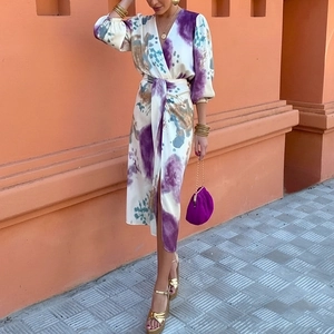 Women's V-neck printed long sleeve shirt and slit skirt set with artistic ink pattern