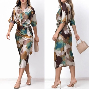 Robe Midi en Satin à Imprimé Abstrait Élégant pour Femmes Col en V Demi-manches Robe Portefeuille Avec Ceinture Mode Bureau