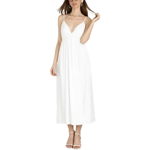 Elegant white V-neck backless maxi dress with high waist and pleated flowing skirt