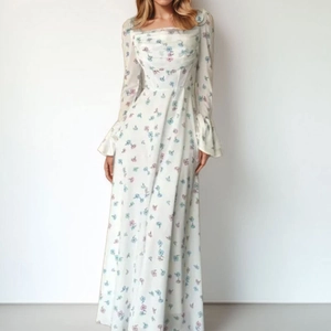 Women Elegant Floral Print Maxi Dress Square Neck Long Flare Sleeve High Waist Slim Fit Chiffon Look Vacation Long Dress