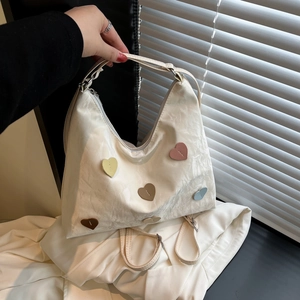 Korean Style Cute Heart Patch Pleated PU Leather Shoulder Bag Large Capacity Fashion Backpack For Women Daily Casual Trendy Tote Bag
