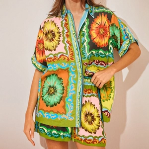Women's 2-piece summer set with floral lapel shirt and shorts in vibrant baroque print
