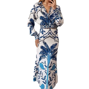 Women's two-piece set with V-neck shirt and maxi skirt in blue palm tree and baroque print