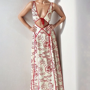 Damen Rückenfreies Maxikleid mit roter Paspelierung und nautischen Kunstdrucken