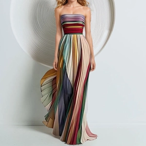 Robe longue bustier sexy avec plis dégradés arc-en-ciel et coupe fluide