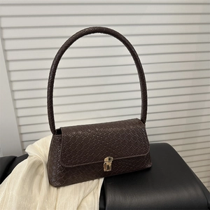 Sac Bandoulière Femme Rétro Texture Tressée Minimaliste Grande Capacité Avec Boucle Métallique Dorée Sac Sous le Bras en Cuir PU