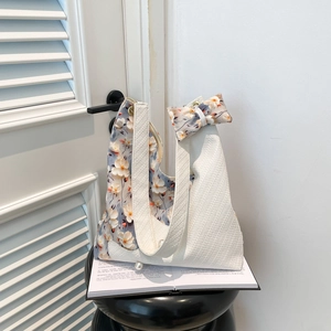 Fashion Tulip Underarm Tote Bag Women Large Capacity Niche Design Fresh Shoulder Bag PU Cloth Stitching Bow Artificial Pearl Decor
