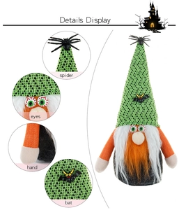 Détails du gnome d'Halloween avec bonnet en tricot, décor d'araignée et barbe en fourrure