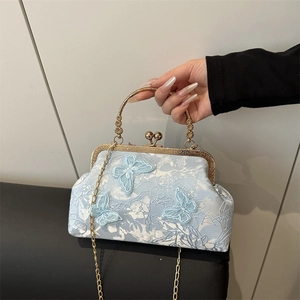 Sac à main vintage bleu clair avec broderie papillon 3D et bandoulière dorée