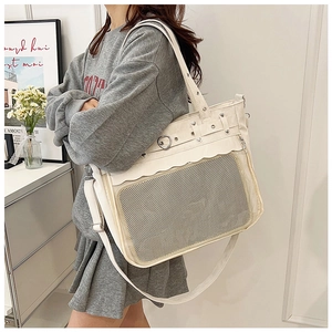 Détails du sac ita en cuir PU crème avec boucles en cœur et fenêtre en maille