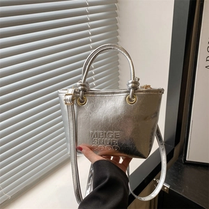 Borsa Tote Mini da Donna in Pelle PU Metallizzata Increspata Borsa a Spalla Tracolla Con Lettere a Rilievo Hardware Dorato Casual