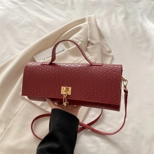 Elegante Borsa Baguette in Pelle PU Intrecciata per Donna Borsa a Spalla Retro Con Pendente a Serratura Oro Borsa a Tracolla Casual