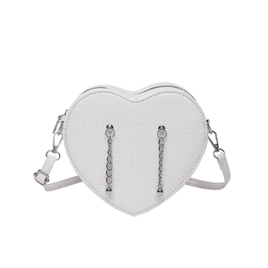 Fashionable pearl white heart-shaped crossbody bag with crocodile pattern and silver chains