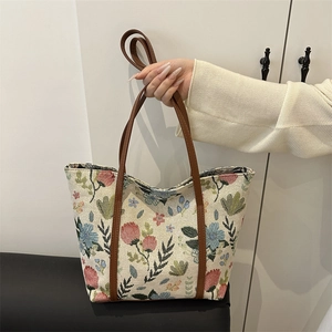 Large Capacity Vintage Floral Jacquard Tote Bag For Women 2025 Fashion Commuting Shoulder Bag Aesthetic Flower School Bag