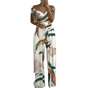 Set due pezzi con stampa floreale, crop top con scollo a V e pantaloni a gamba larga