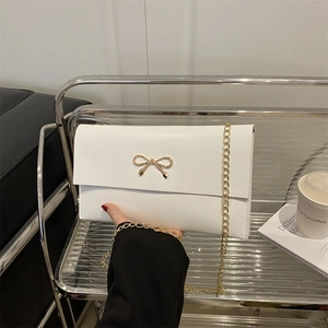 Sac à Épaule Mode Nœud Papillon pour Femmes en Cuir PU Pochette Enveloppe Chaîne Dorée Sac à Main Minimaliste Urbain Bandoulière pour Fête Quotidien