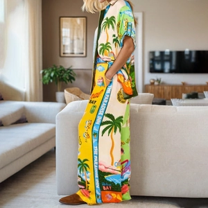 Ensemble deux pièces pour femme avec chemise imprimé tropical et pantalon large
