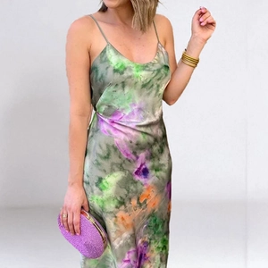 Elegante abito lungo sottoveste satinato con stampa floreale tie-dye per donna
