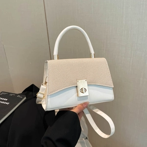 Sac à Bandoulière Tendance pour Femmes en Cuir PU Texture Tissée Sac à Main Carré Fermoir en Métal Bandoulière Réglable Mode de Rue