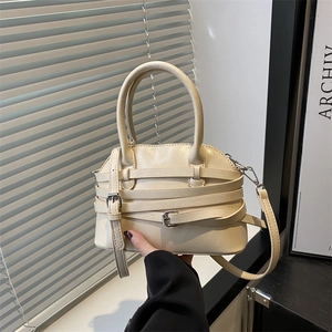 Sac à Bandoulière Coquille en Similicuir PU à la Mode Pour Femmes Minimaliste Sangles Décoratives Sac à Main Bandoulière Avec Boucle en Métal Besace de Voyage Quotidien