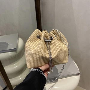 Sac Seau en Paille Tressée pour Femmes Avec Cordon de Künstliche Perles Bandoulière Chaîne Argentée Sac à Épaule Mode pour Plage Été