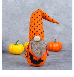 Gnomo di Halloween in peluche con cappello arancione a pois e sagome di pipistrello