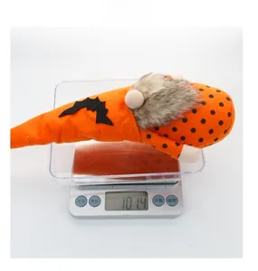 Visualizzazione del peso dello gnomo di Halloween con pois arancioni e cappello a pipistrello
