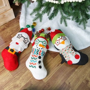 Lot de 3 chaussettes de Noël avec Père Noël, bonhomme de neige et pingouin en broderie