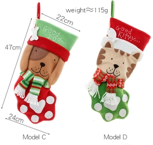 Details von Weihnachtsstrümpfen für Haustiere mit Bestickung und weichem Plüschmaterial