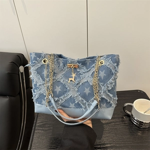 Sac Cabas en Denim pour Femmes Carreaux Étoiles Avec Franges Chaîne en Métal Bandoulière Pendentif Cerf Vintage Français Décontracté