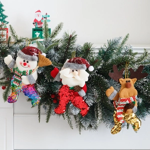 Set di tre decorazioni natalizie con paillettes: Babbo Natale, pupazzo di neve e renna