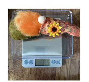 Detailed scale view of the sunflower gnome plush showing weight of 35.5g for decorations
