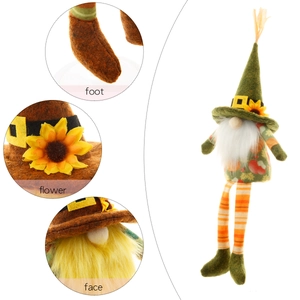 Gnomo autunnale di peluche con cappello a girasole e lunghe gambe a righe decorativo