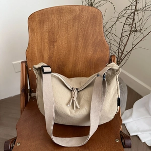 Minimalist Women Half Moon Shoulder Bag Lightweight Crossbody Bag Casual Commute Dumpling Bag With Adjustable Wide Strap