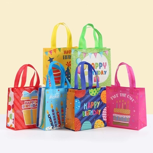 Bolsa de Regalo de Tela no Tejida Cumpleaños Dibujos Animados Pastel Vela Estampado Plegable Shopping Tote Asa Embalaje Fiesta