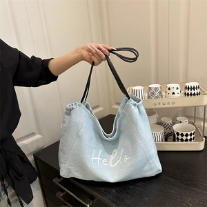 Grand Sac Tote en Denim pour Femmes Minimaliste Bandoulière Avec Broderie de Lettres Sac à Main Casual Mode pour le Quotidien