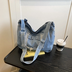 Sac Hobo en Denim de Grande Capacité Sac à Épaule avec Gland Effiloché Surpiqûres Contrastées Casual Sac à Bandoulière pour Femmes Style Street Rétro