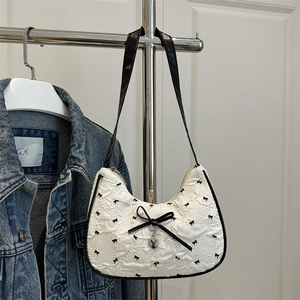 Women Sweet Bow Knot Hobo Bag Seersucker Textured Shoulder Bag With Heart Pendant Black Strap Retro Niche Baguette Bag