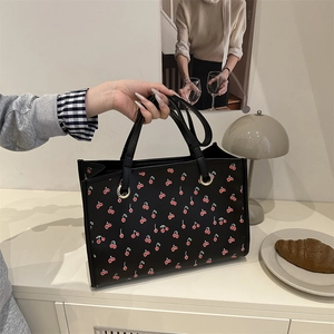 Sac cabas noir chic avec imprimé cerise, grand sac à épaule tendance pour le quotidien