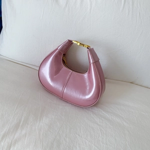 Sac à Épaule Hobo Croissant en Cuir Verni PU Brillant pour Femmes Sac Sous le Bras Élégant Mode Couleur Unie Chic