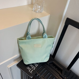 Petit sac fourre-tout léger vert menthe en nylon avec étiquette Fashion pour l'été