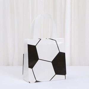 Bolsa de regalo de tela no tejida con estampado de fútbol y asas blancas