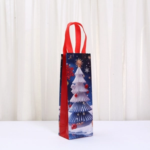 Sacchetto regalo di Natale per vino in tessuto non tessuto con alberi 3D e manici rossi