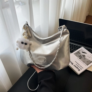 Damen Mode Glänzend PU Leder Hobo Umhängetasche Mit Metallkette Große Kapazität Lässige Umhängetasche Für Schule Pendeln