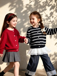 Cardigan en tricot torsadé pour fille et veste rayée avec jupe plissée et jean en denim