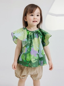 Toddler Girls Casual Summer Two-Piece Set Cotton Printed Ruffle Top And Tencel Blend Khaki Shorts Mori Style Outfit