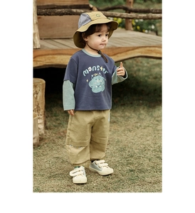 Outdoor set voor jongens met groen-marine monster shirt en khaki cargo broek