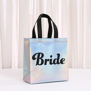 Borsa regalo da sposa laser iridescente con scritta Bride e manici in fettuccia nera