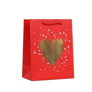 Rote Valentinstag-Geschenktüte mit funkelndem Goldherz-Print und Kordelgriff